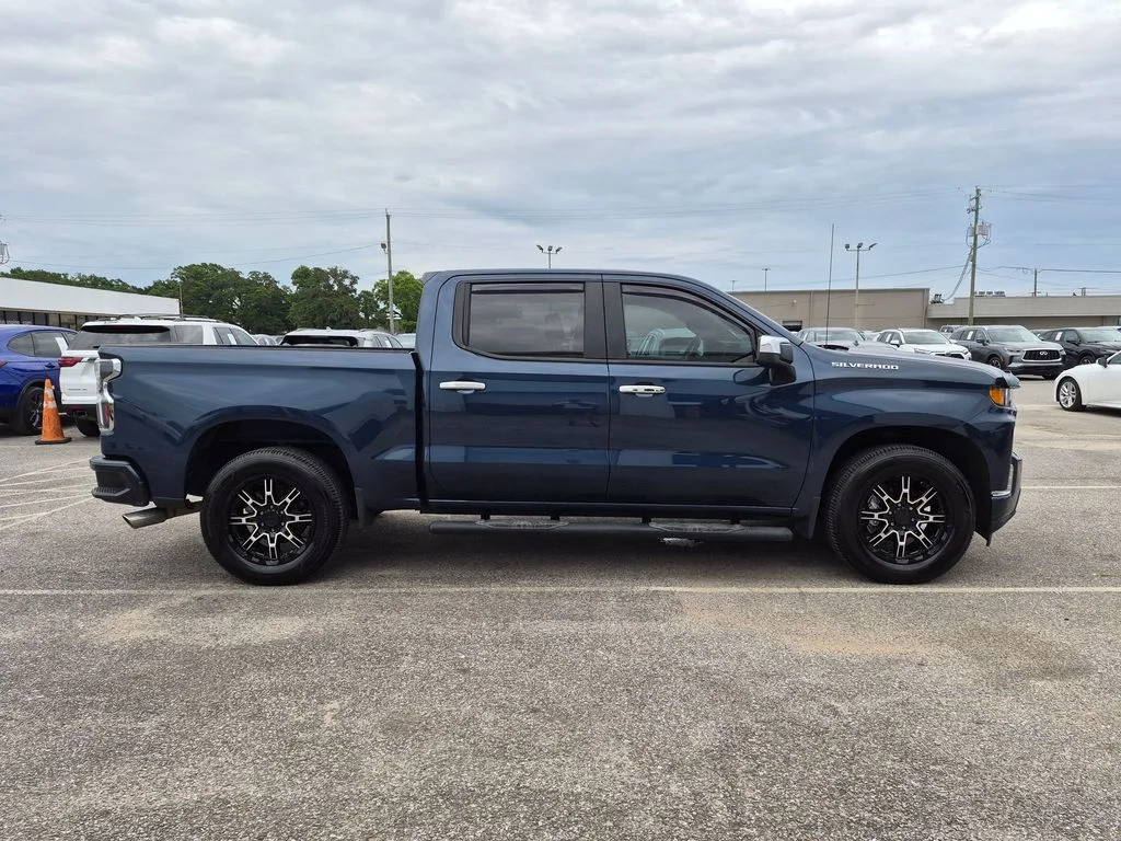 Used 2020 Blue Chevrolet Custom image 6