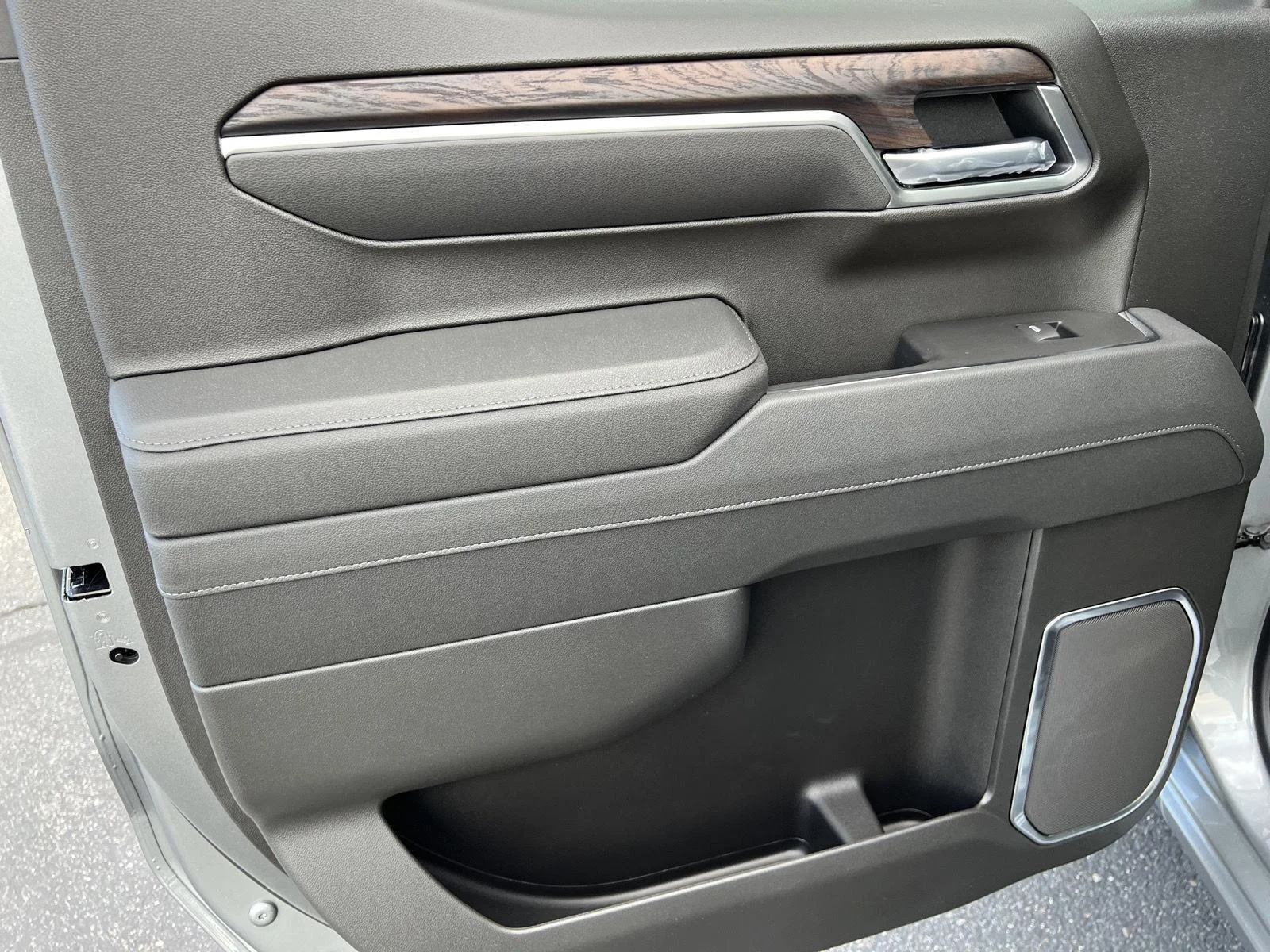 2026 GMC Sierra 1500 SLT - Photo 31