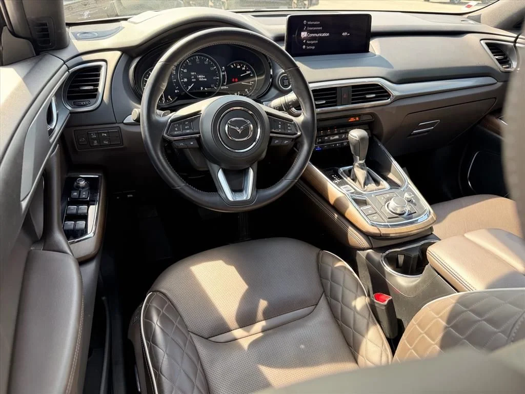 Used 2023 White Mazda Signature image 7