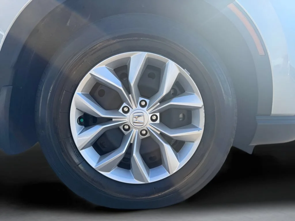 Used 2025 Silver Honda LX image 32