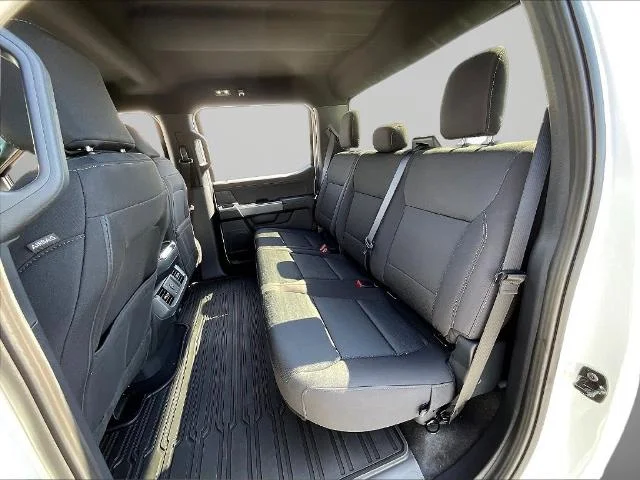 New 2026 Oxford White Ford XLT image 32