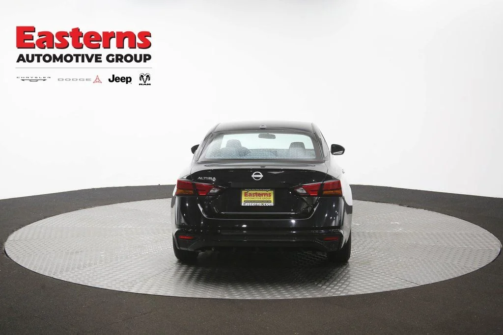 Used 2025 Black Nissan 2.5 SV image 37