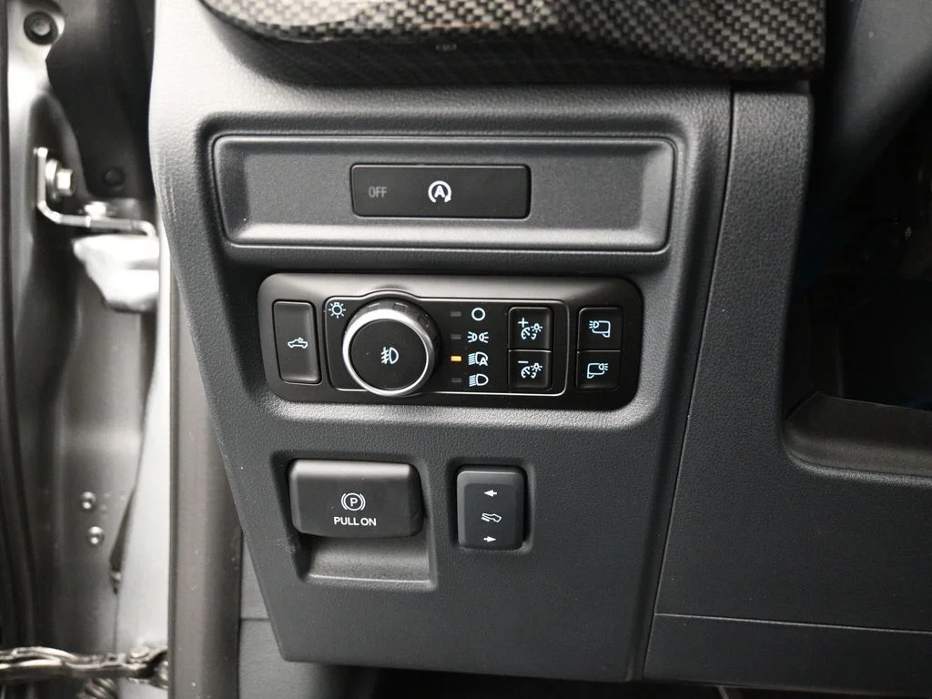 2025 Ford F-150 Lariat - Photo 13