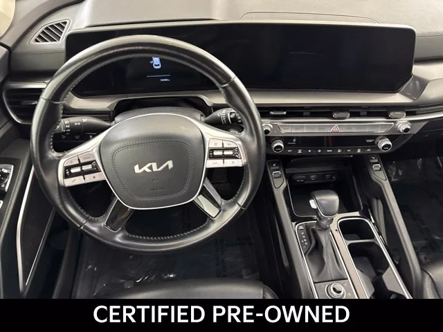 Used 2025 Black Kia S image 28