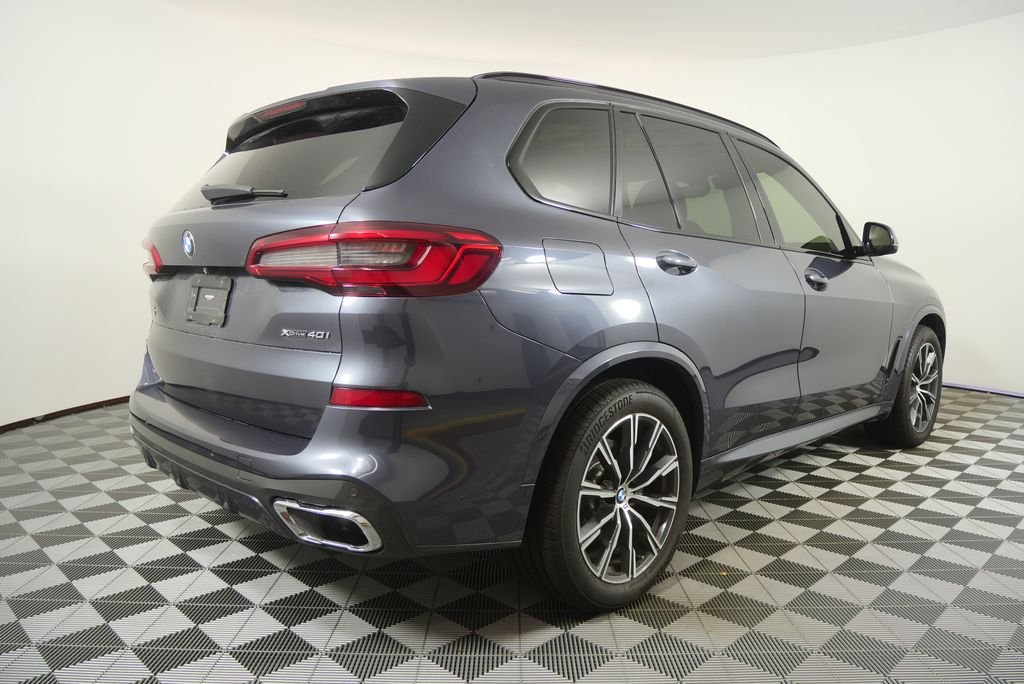 Used 2019 Gray Metallic BMW xDrive40i image 3