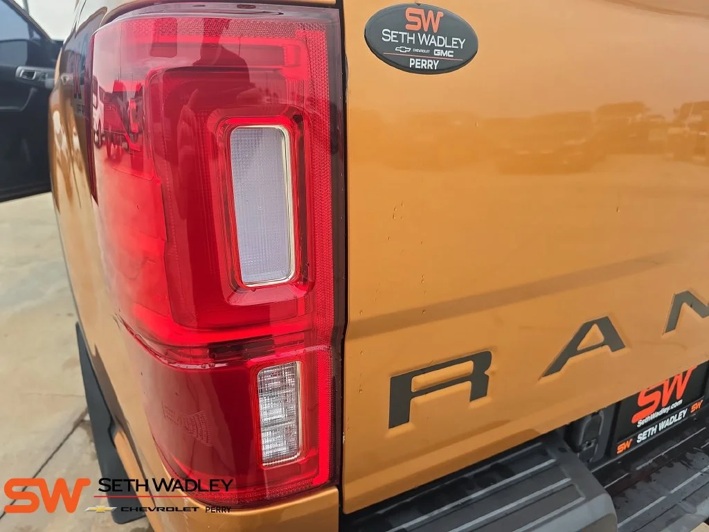 Used 2019 Orange Ford XLT image 33