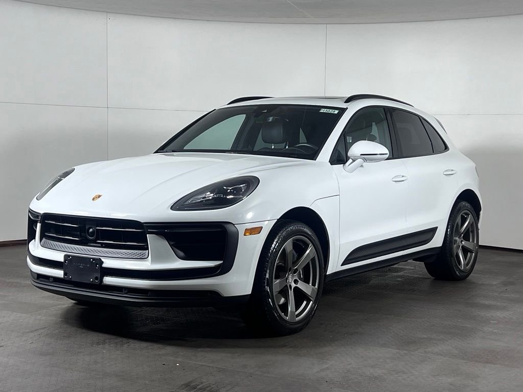 2023 Porsche Macan -'s photo