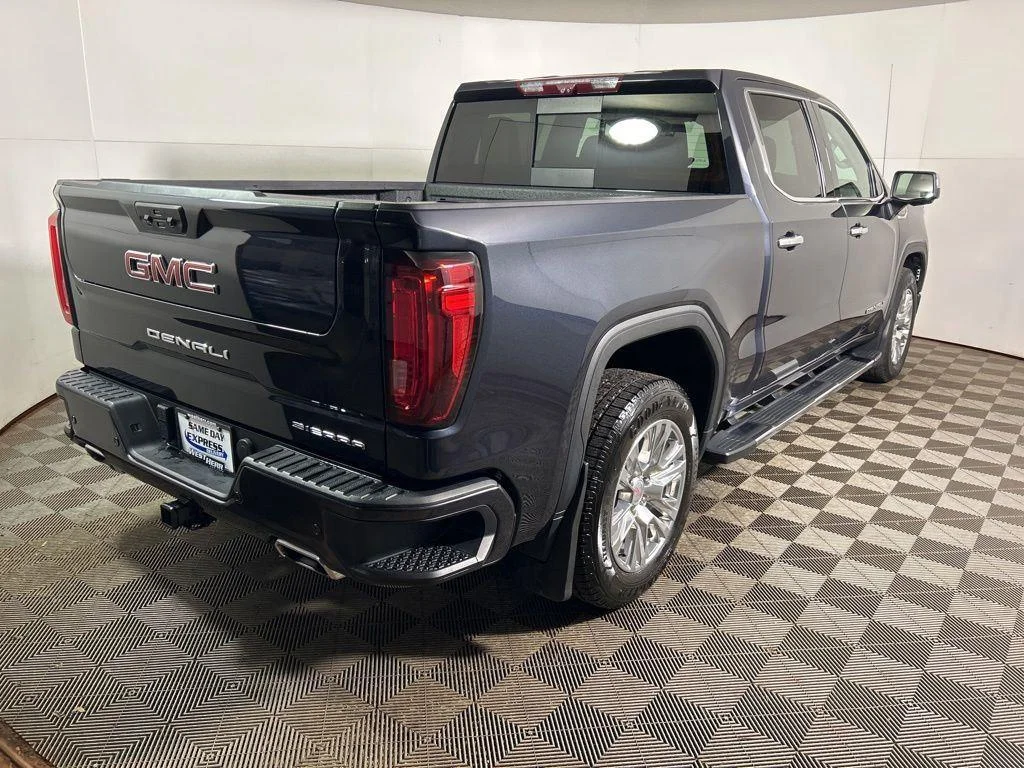 Used 2023 Titanium GMC Denali image 7