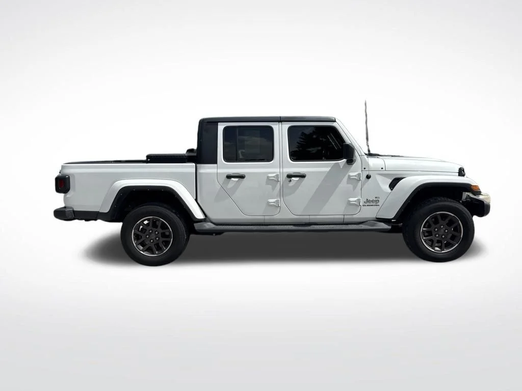 Used 2022 Bright White Clearcoat Jeep Overland image 4