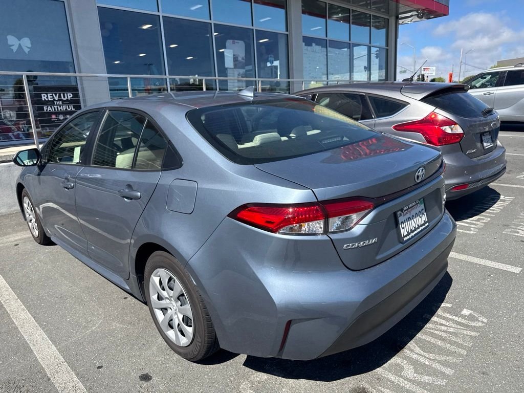 Used 2025  Toyota LE image 5