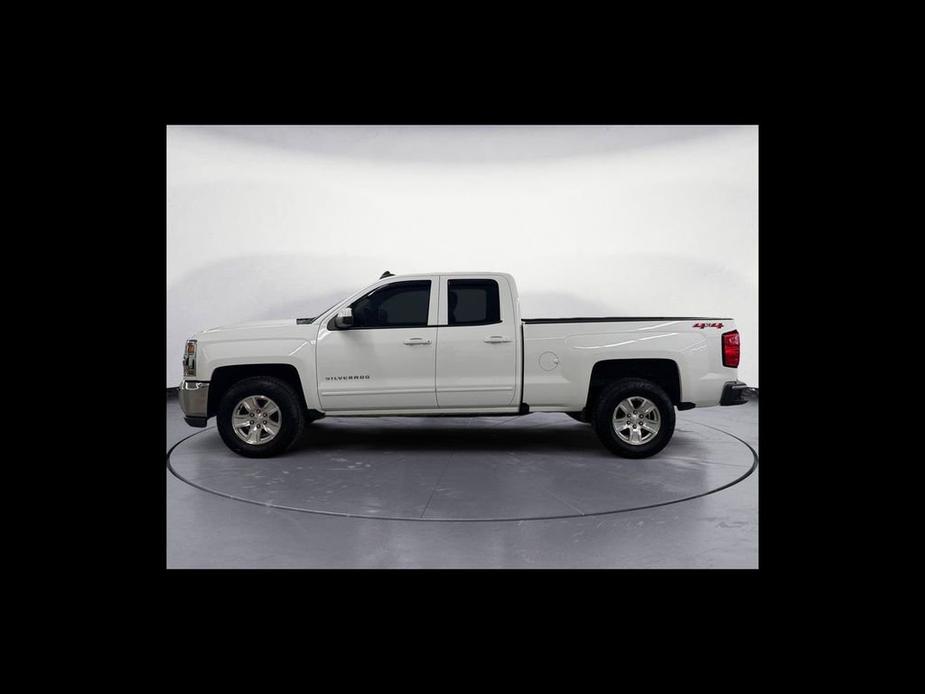 Used 2019 White Chevrolet LT image 3