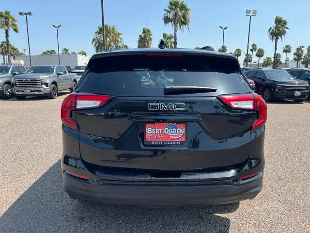 Used 2024 Ebony Twilight Metallic GMC SLE image 6