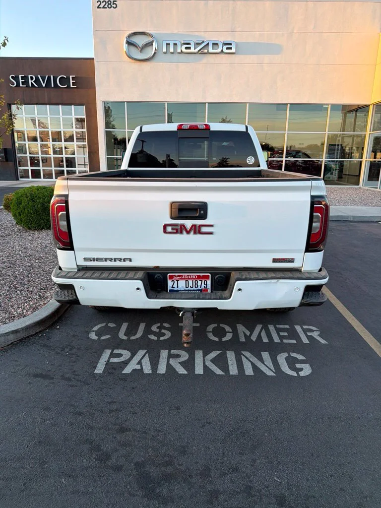 Used 2016  GMC SLT image 4