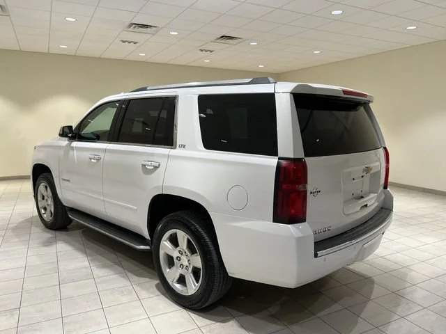 Used 2016 IRIDESCENT PEARL TRICOAT Chevrolet LTZ image 3
