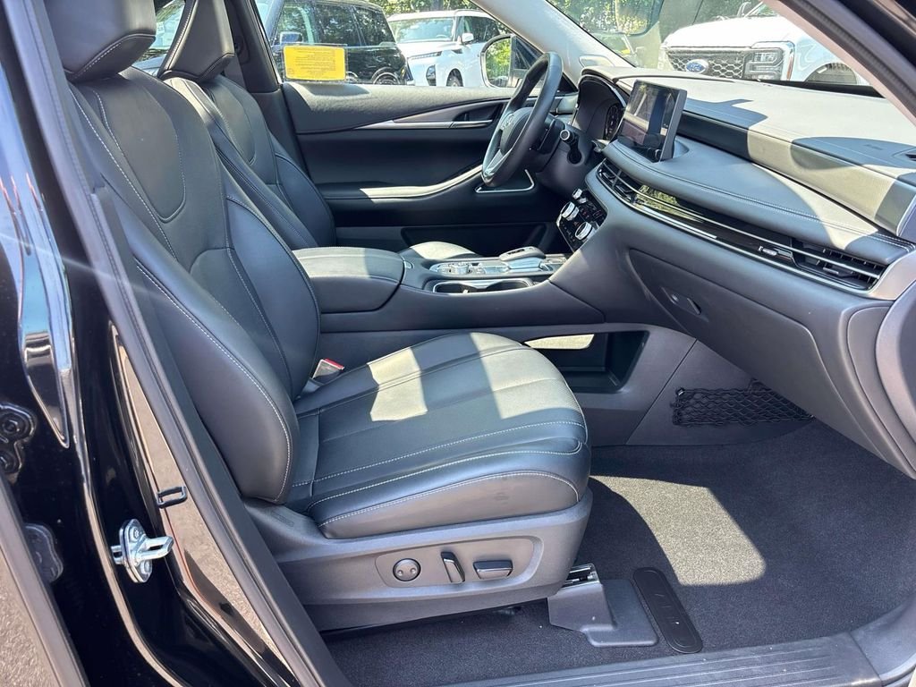 Certified Used 2023 Black INFINITI LUXE image 20