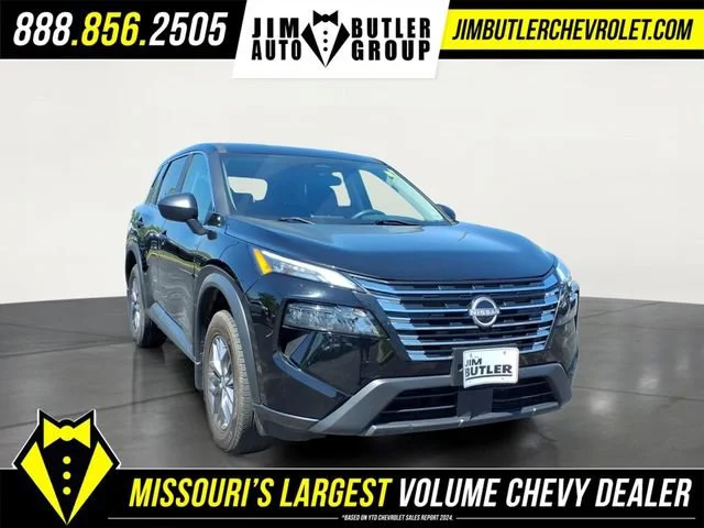 Used 2024  Nissan S image 24