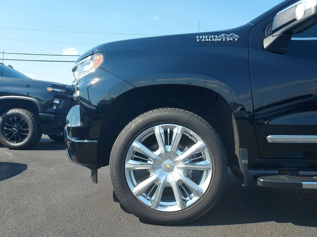 Used 2026 Black Chevrolet High Country image 16