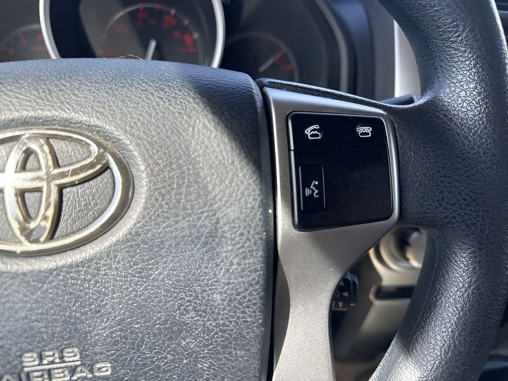 Used 2010 White Toyota SR5 image 16