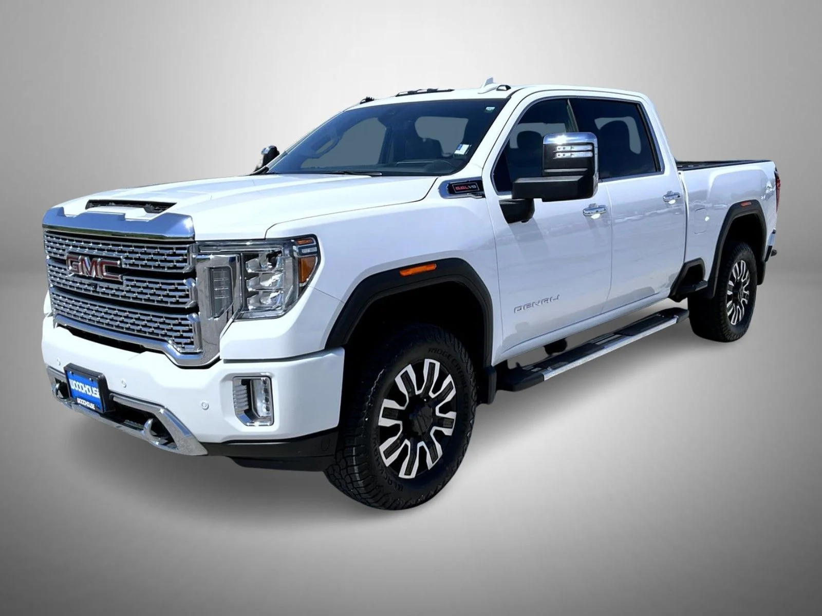 Used 2020 White GMC Denali image 1