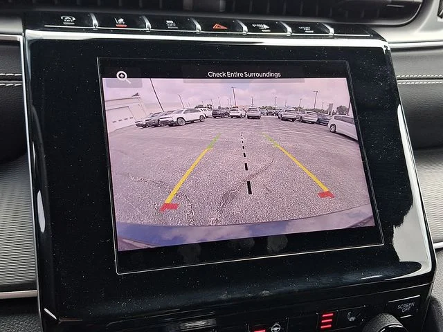 Used 2023 Black Jeep Altitude image 24