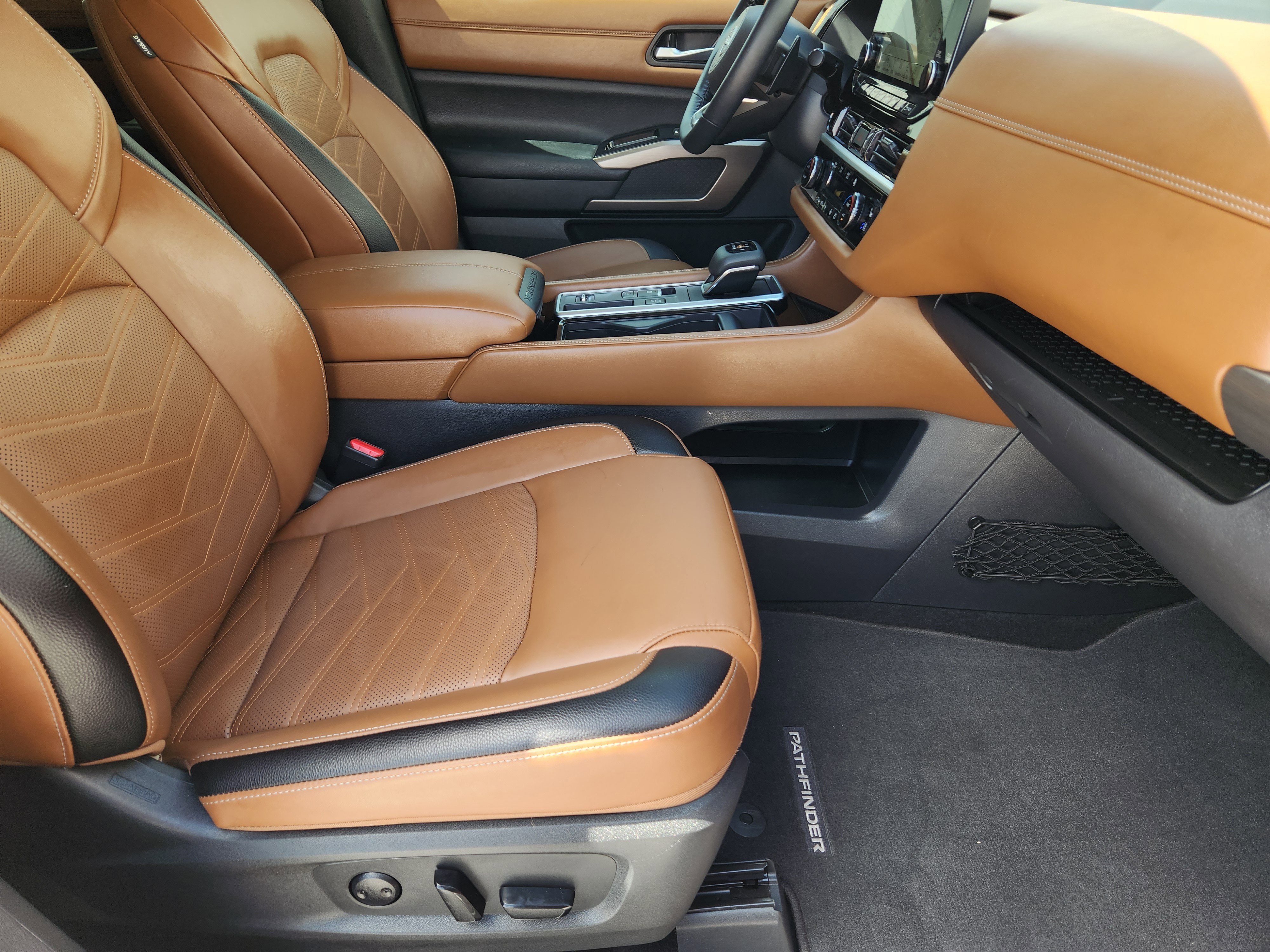 Used 2025 Scarlet Ember Tintcoat/Super Black Nissan Platinum image 16