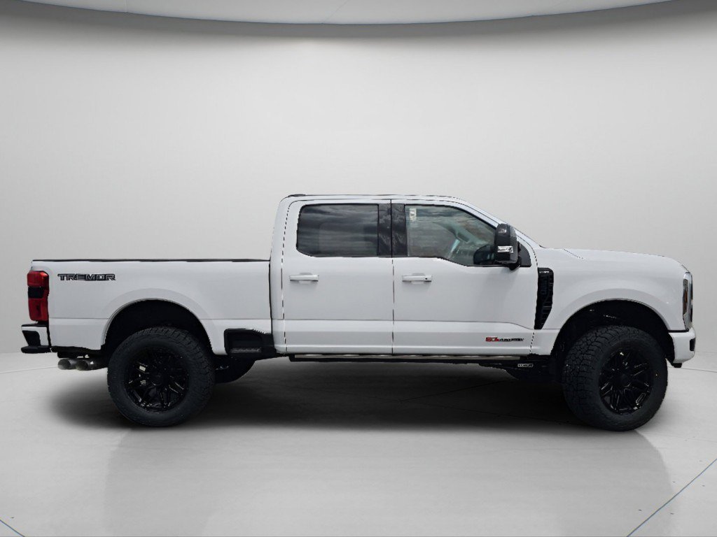 New 2026 Oxford White Ford LARIAT image 29