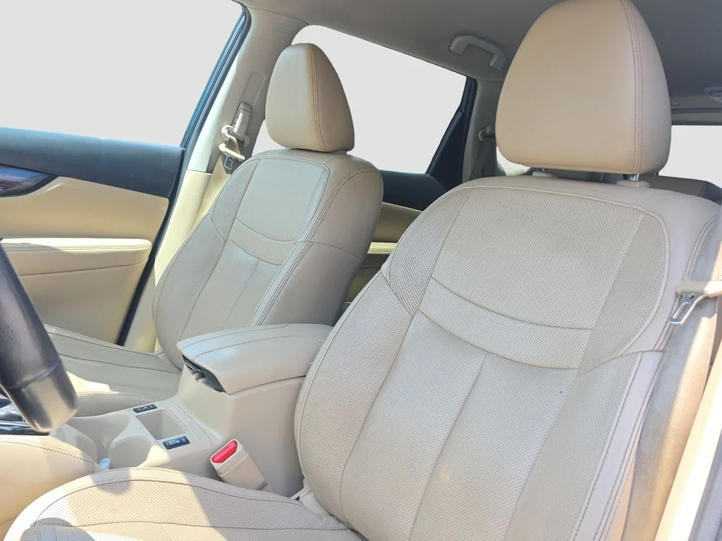 Used 2020 Green Nissan SL image 7