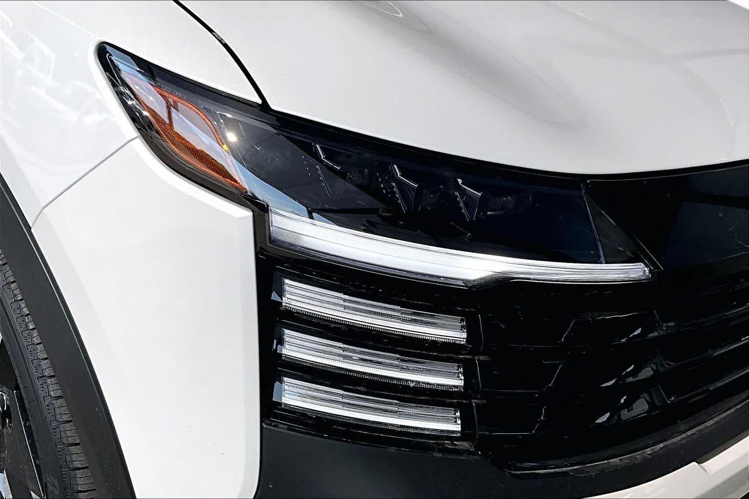 New 2026 Aspen White Tricoat Nissan SR image 18