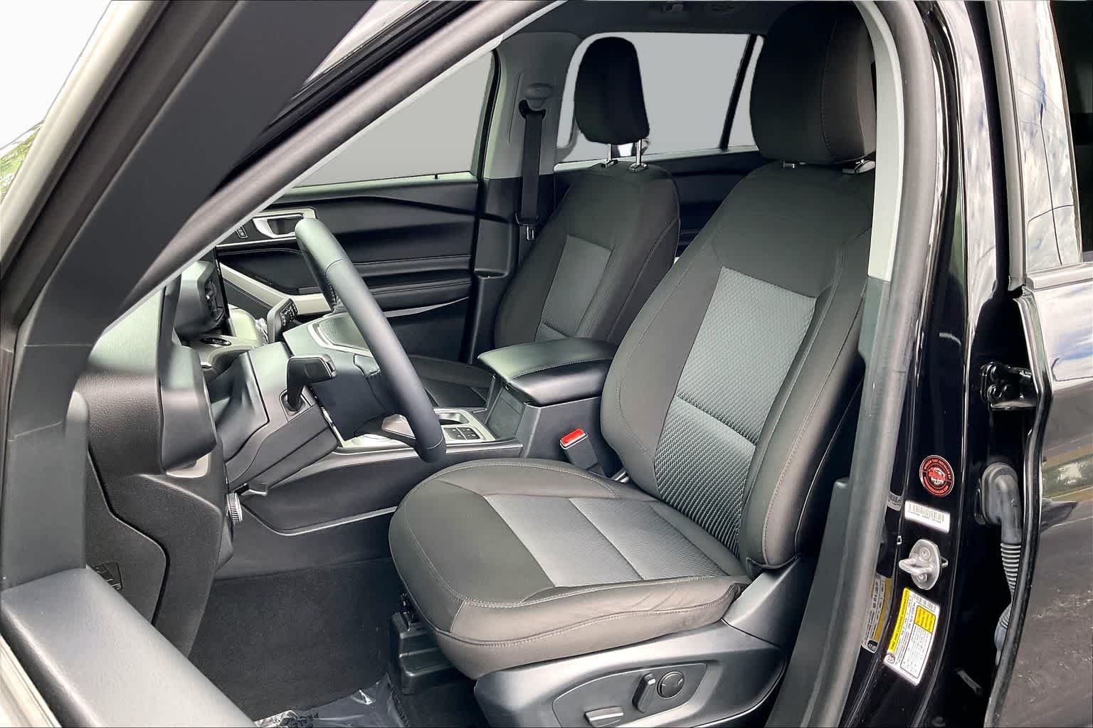 Used 2023 Agate Black Metallic Ford XLT image 24