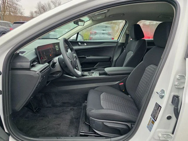 2026 Kia K5 LXS - Photo 13