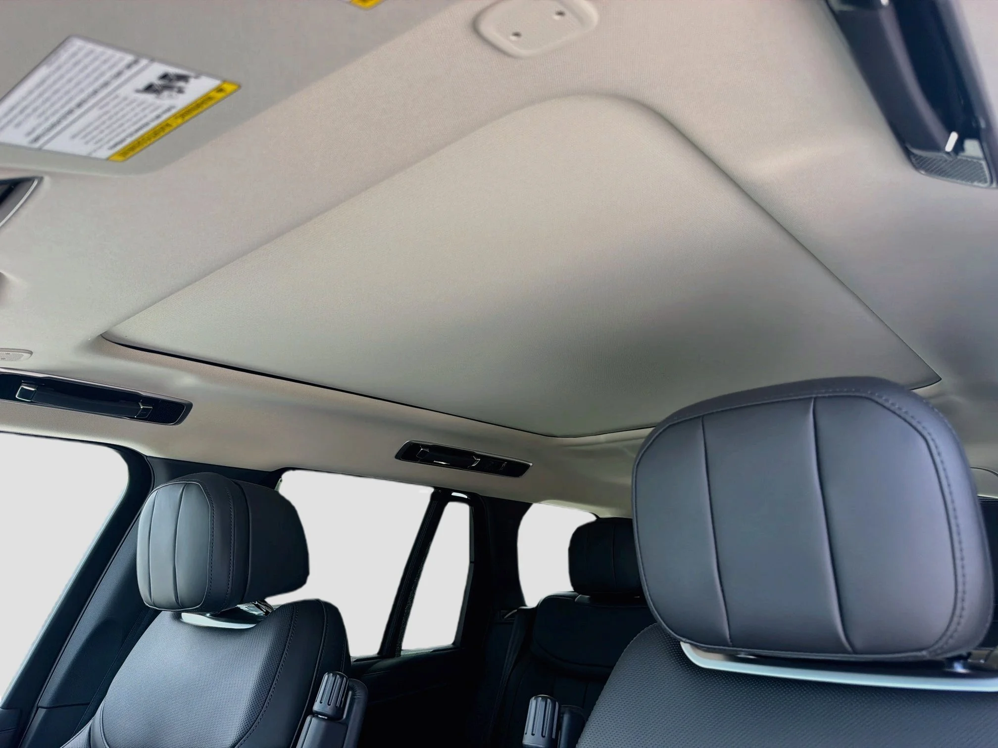 New 2026 Santorini Black Land Rover SE image 28