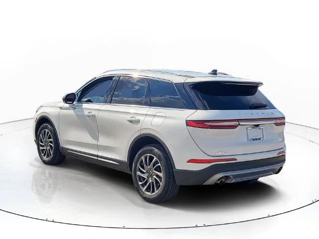 Used 2022 White Lincoln Standard image 7