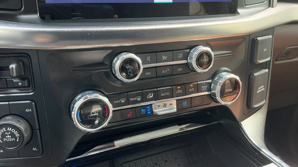 Used 2023 Gray Ford King Ranch image 16