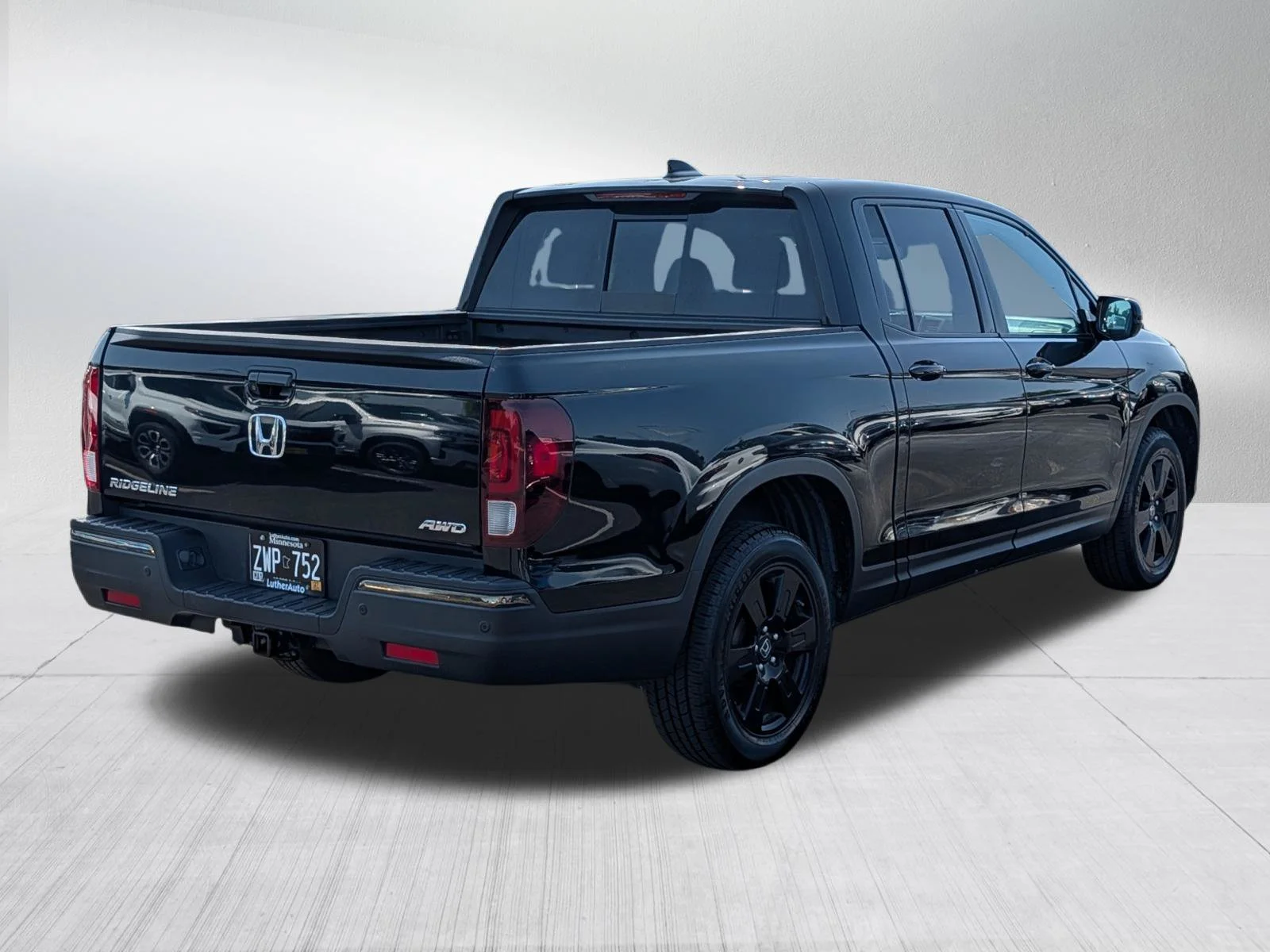 Used 2017 Crystal Black Pearl Honda Black Edition image 7