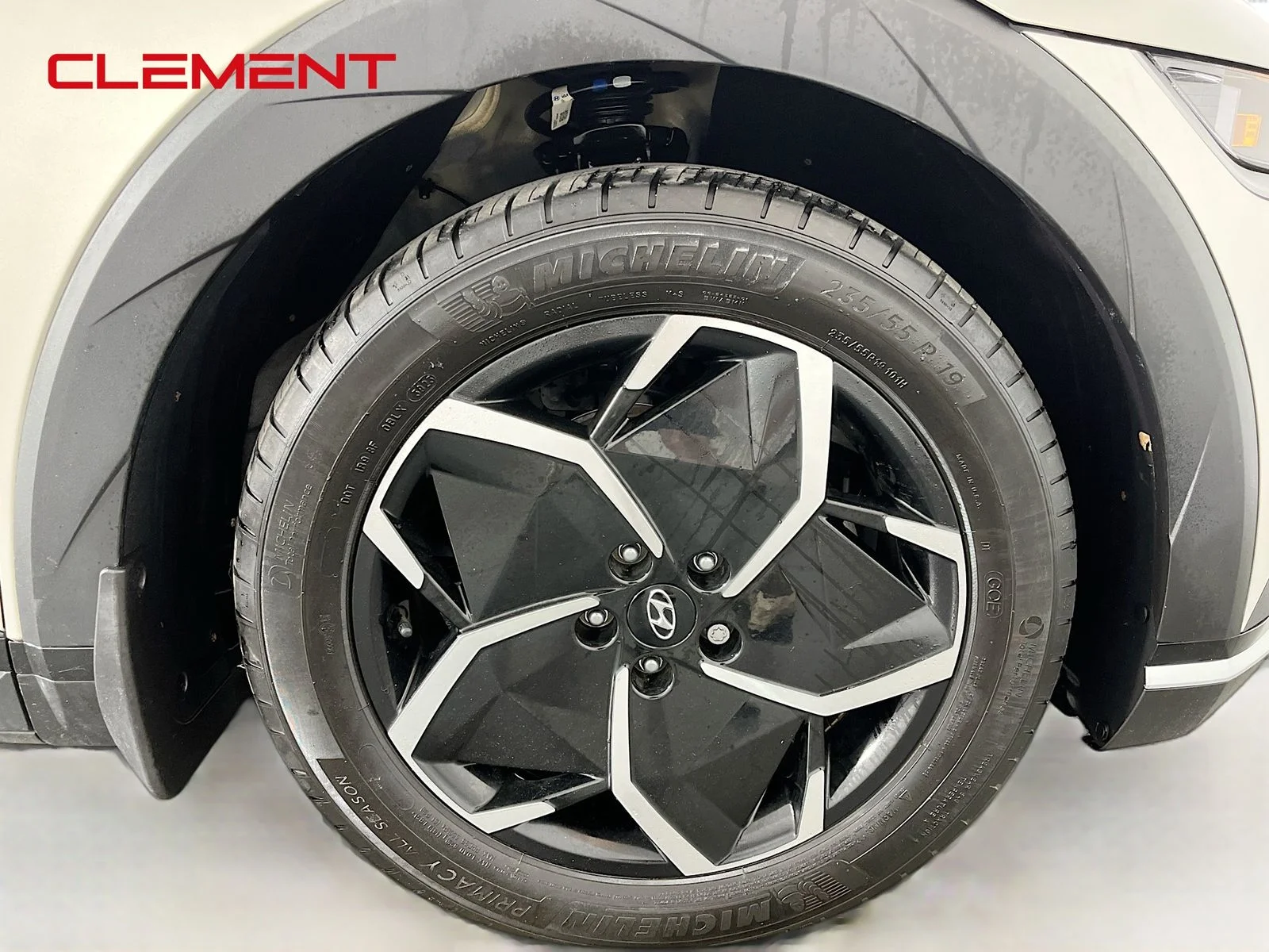 Used 2024 Gold Hyundai SEL image 37
