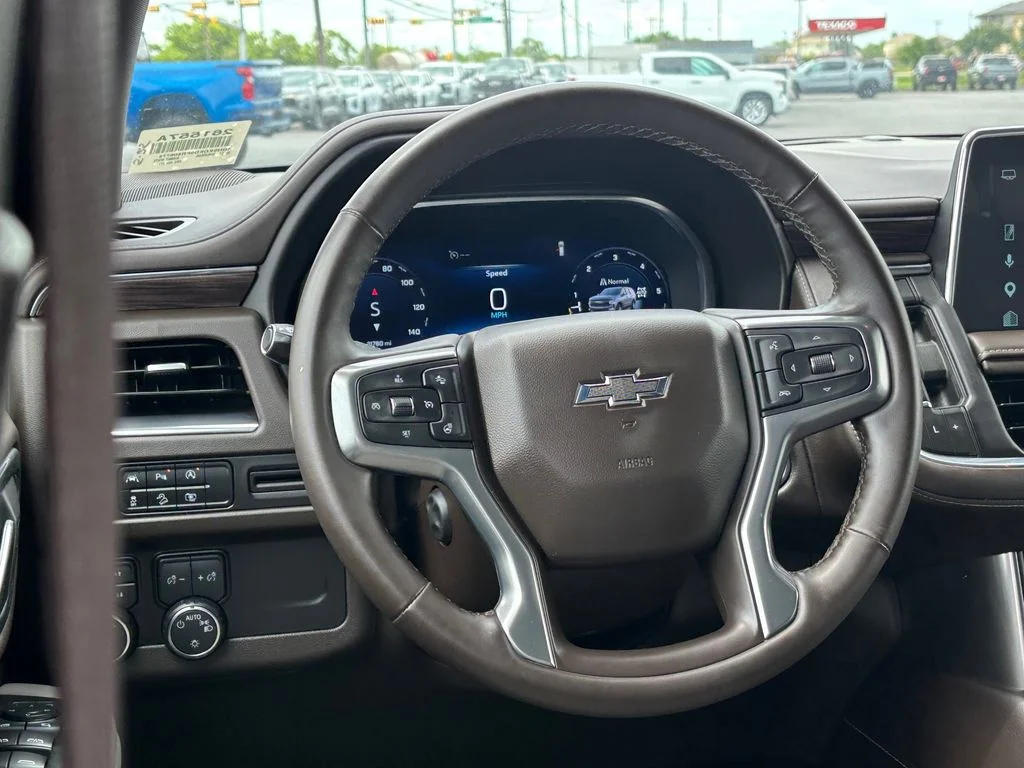 Used 2023 White Chevrolet Z71 image 32