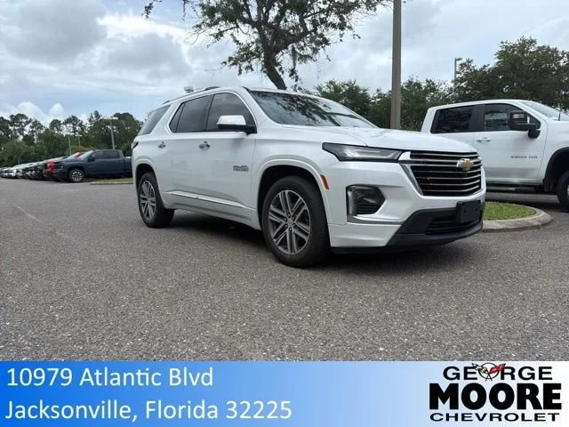 2022 Chevrolet Traverse FWD High Country's photo