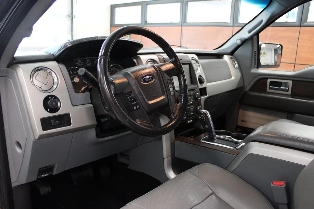Used 2014 White Platinum Tri-Coat Metallic Ford Lariat image 13