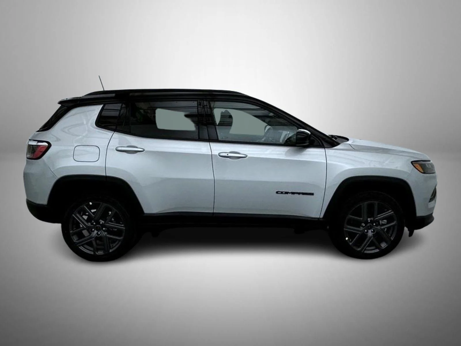 New 2026 Silver Jeep Limited image 4