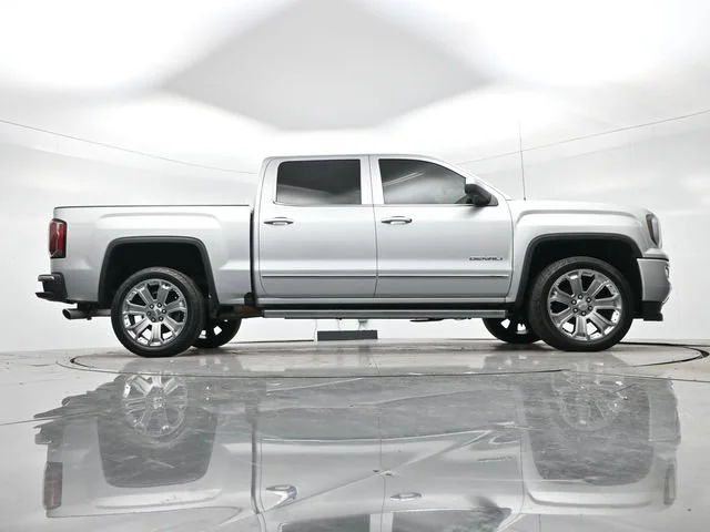 Used 2018 QUICKSILVER METALLIC GMC Denali image 30