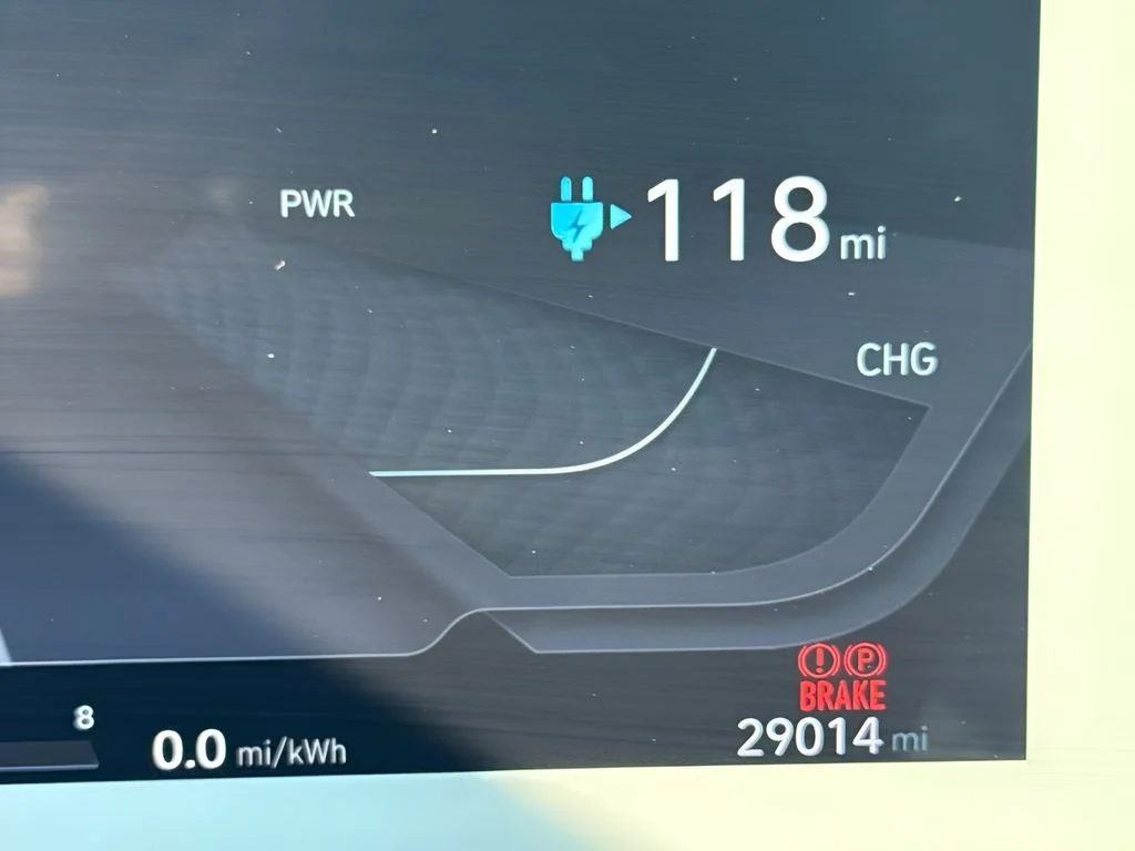 Used 2023 Blue Hyundai SE image 19