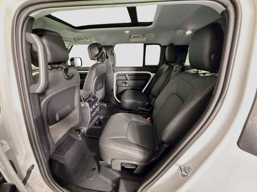 New 2026 Fuji White Land Rover S image 23