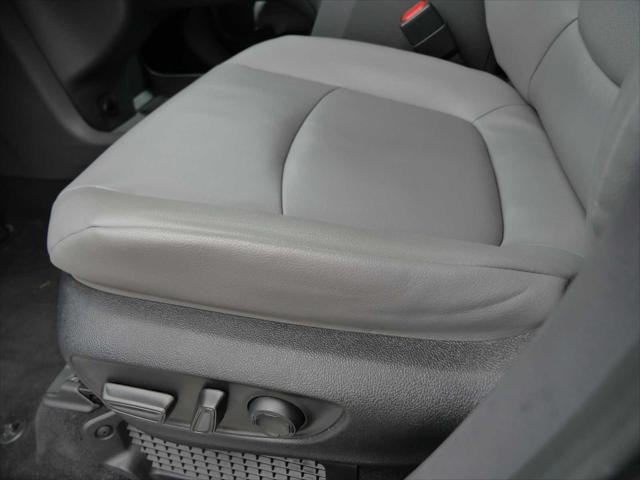 Certified Used 2022 WIND CHILL PEARL Toyota  image 21