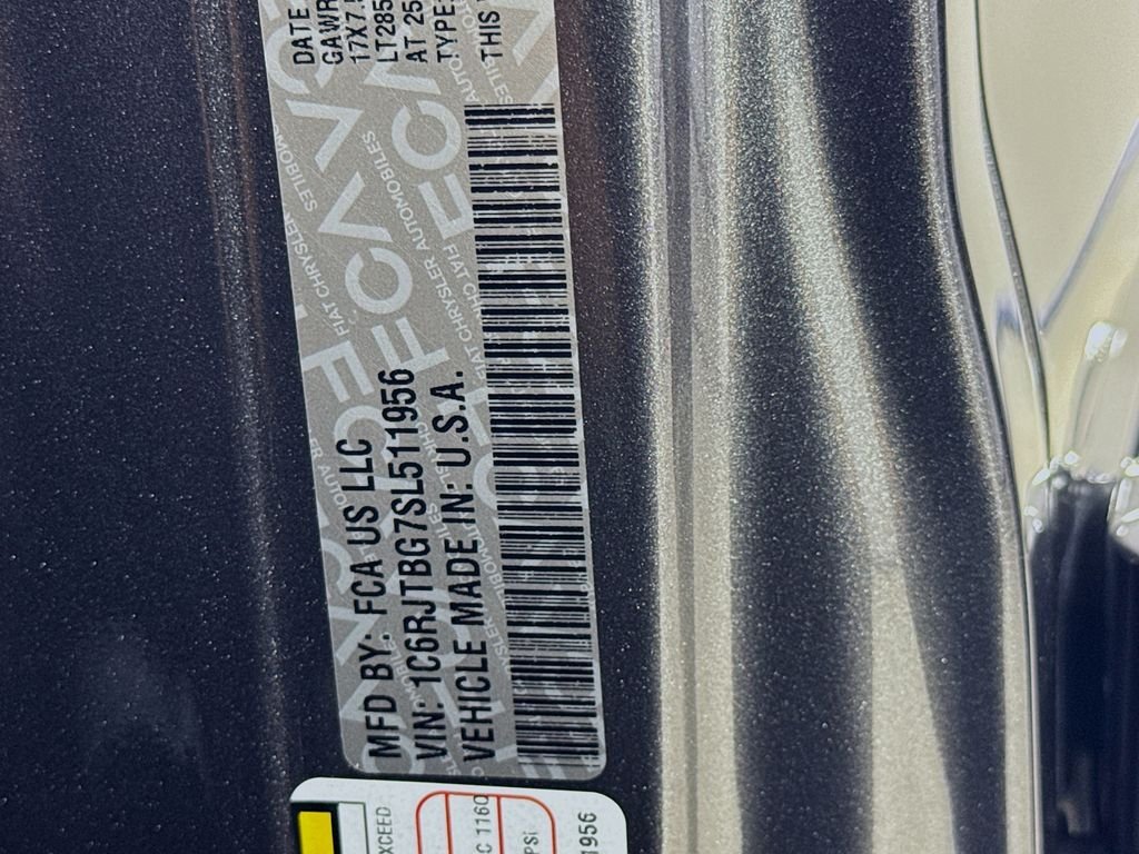 Used 2025 Granite Crystal Metallic Clearcoat Jeep Rubicon image 42