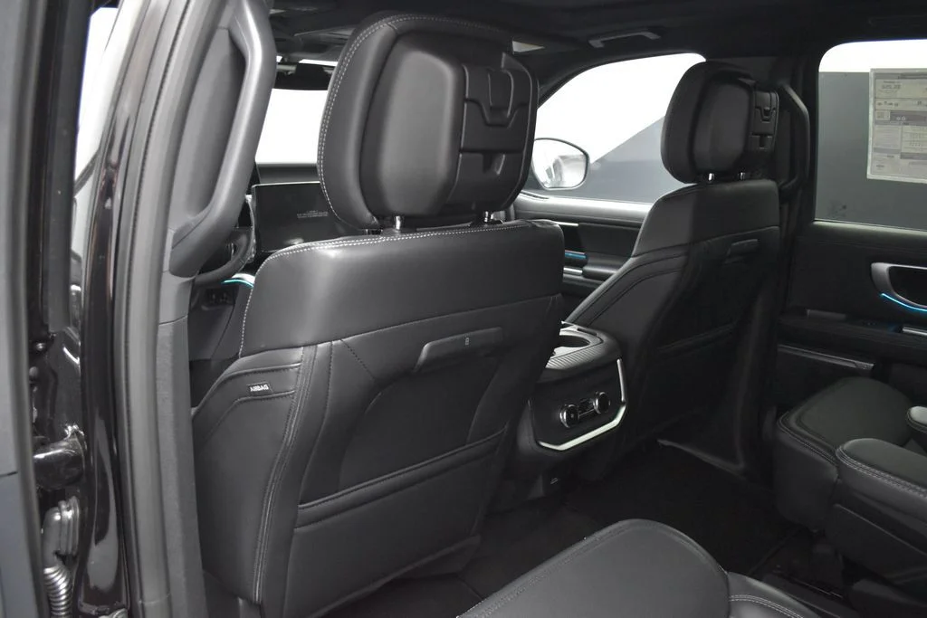 New 2026 Black Ford Platinum image 18