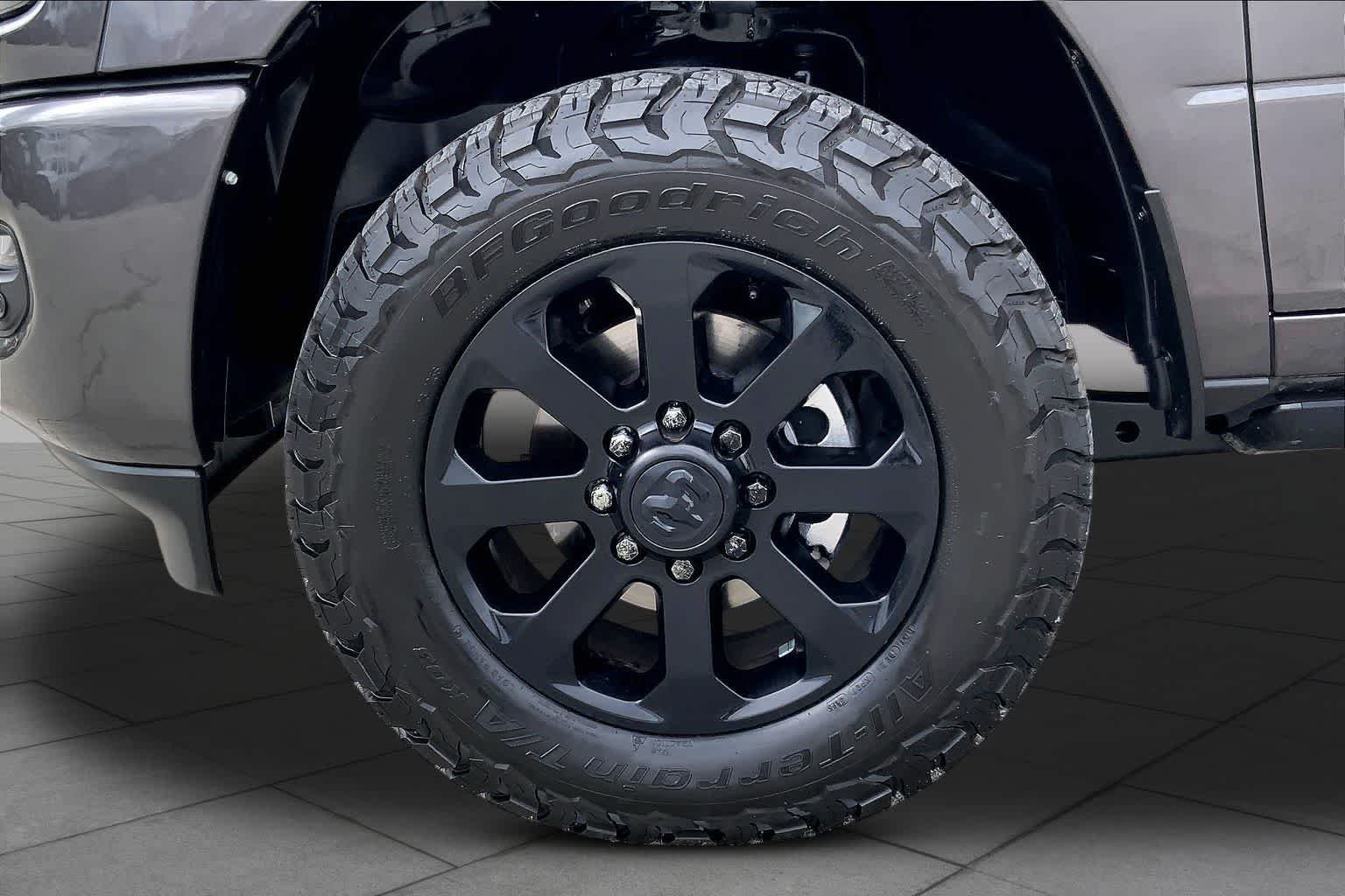 Used 2025 Granite Crystal Metallic Clearcoat Ram Laramie image 11