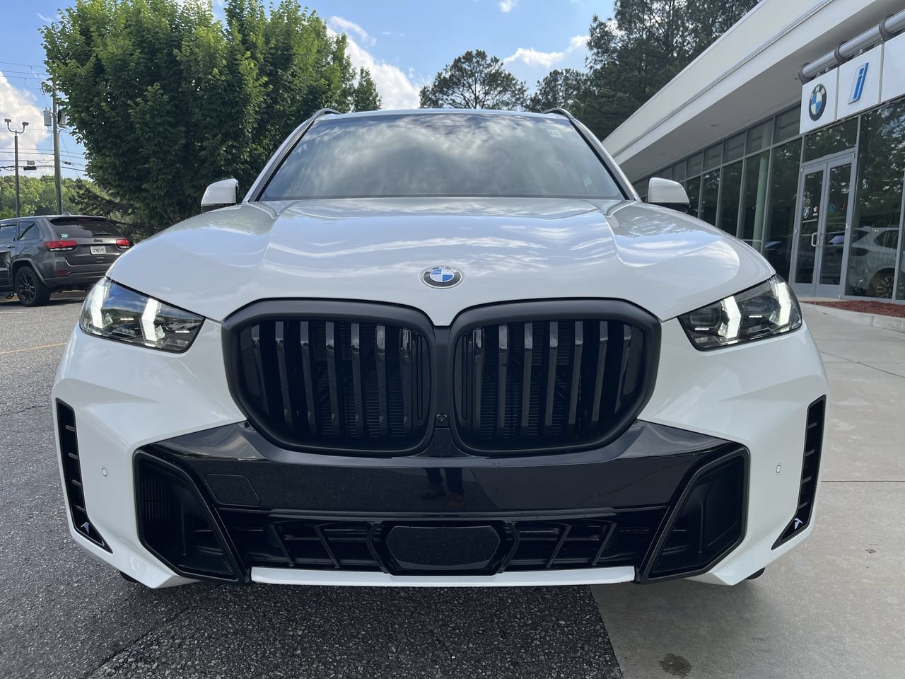 Used 2026 Alpine White BMW xDrive40i image 10