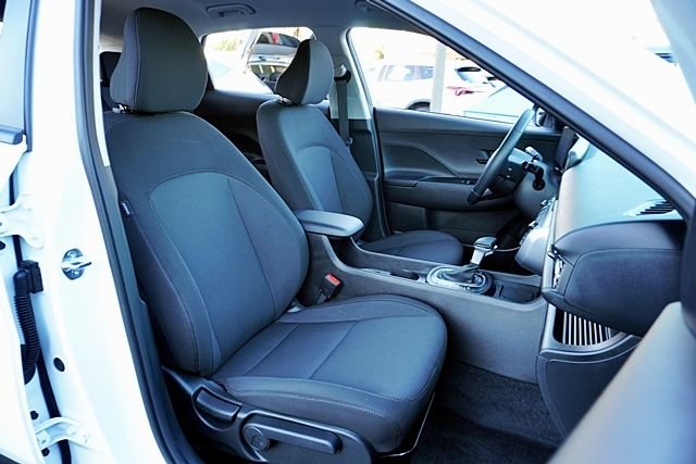 Used 2026 White Hyundai SEL Sport image 11