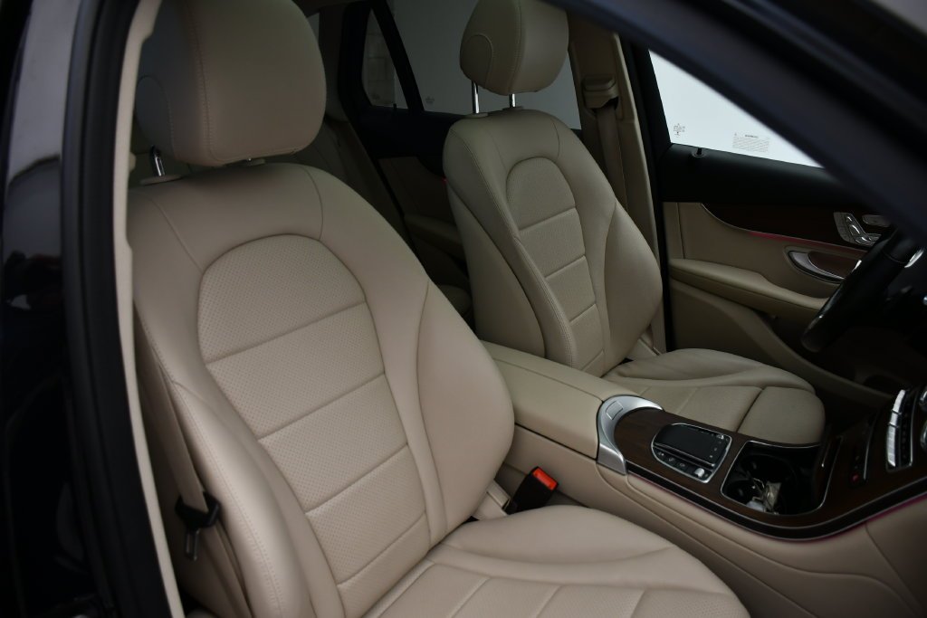 Certified Used 2022 Black Mercedes-Benz GLC 300 image 51