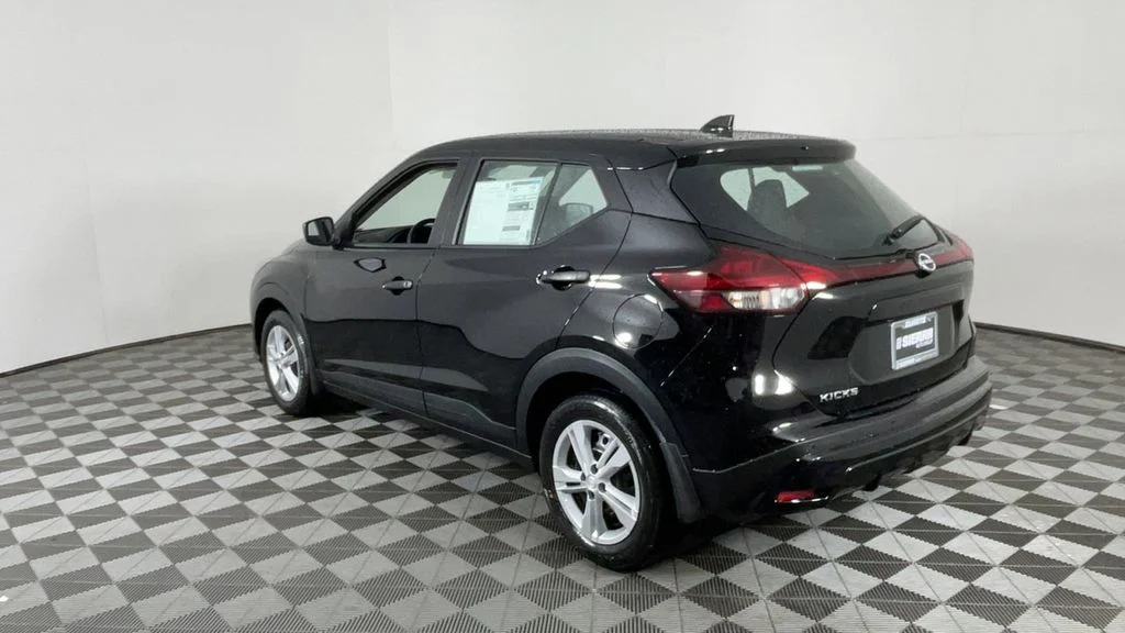 2025 Nissan KICKS PLAY Base - Photo 6